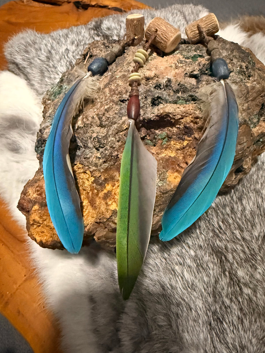 Dangle- Macaw feather