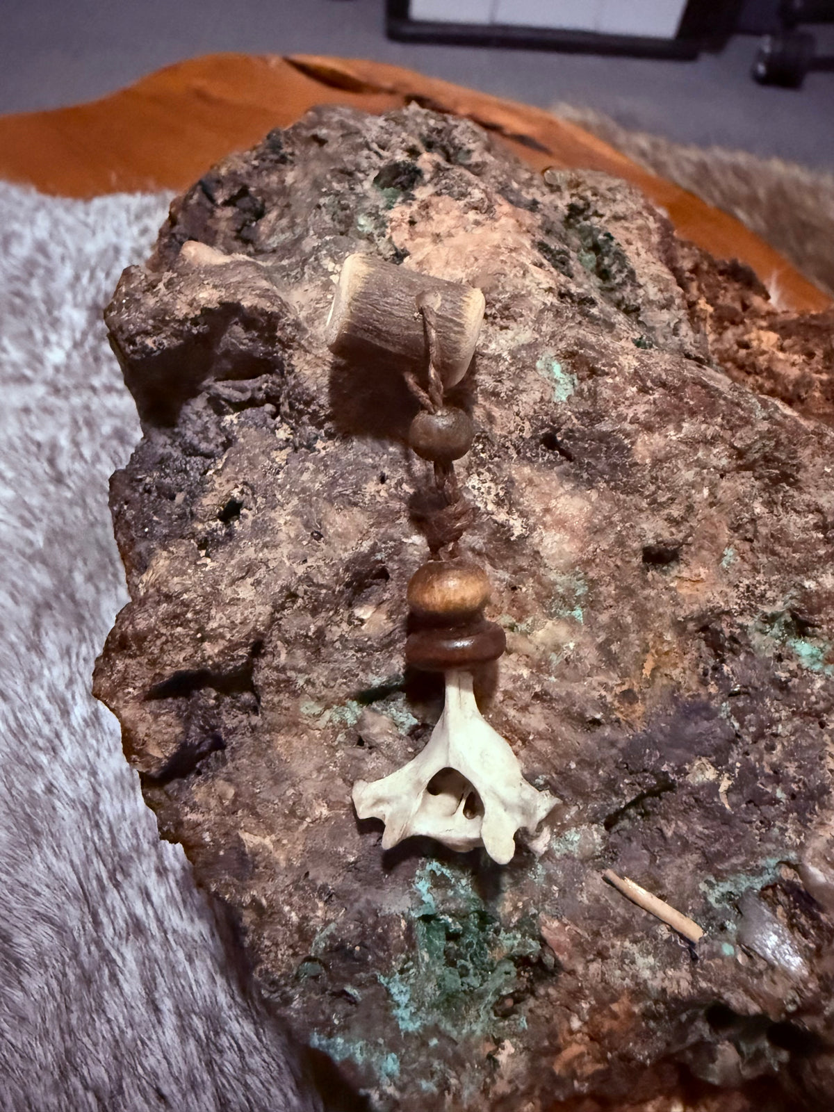 Dangle- small bone