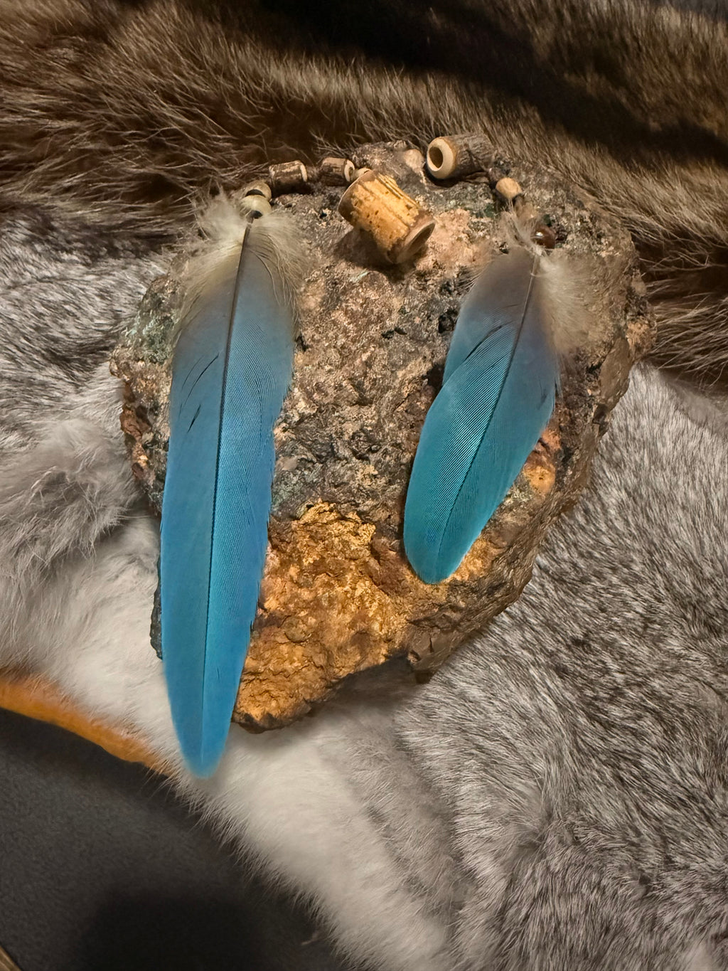 Dangle- Macaw feather