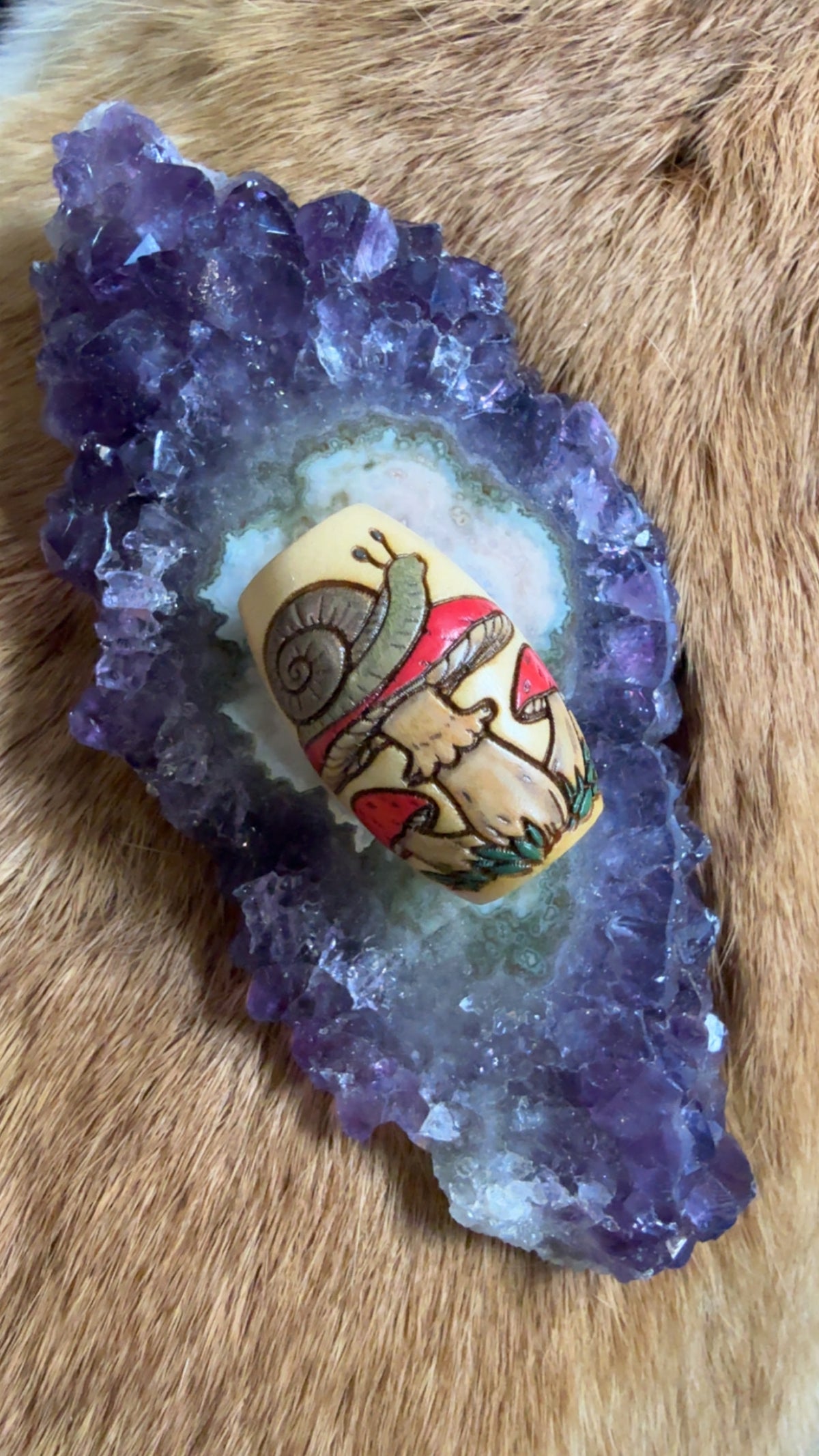 Bead- mushroom snail